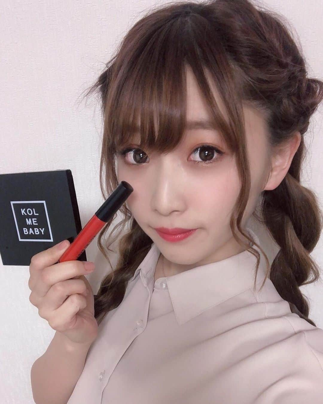 平野友里（ゆり丸）さんのインスタグラム写真 - (平野友里（ゆり丸）Instagram)「#popteen の６月号の付録が 付録とは思えないクオリティで めちゃめちゃよかったよ~💄 ♡  アイシャドウパレットは10色も 入ってて、発色もラメ感も伸びも すごく良くて、ティントリップも 色んなメイクに使いやすい馴染みのいい赤リップ💄💕 ♡  付録コスメでメイクしてみた レビュー動画をC CHANNELに 載せたのでぜひみてください💛 ・ ・ ・ ・  #cchannel #ポップティーン #popteen付録 #ポップティーン付録 #付録 #付録コスメ #雑誌付録 #メイク #プチプラコスメ #プチプラリップ #プチプラメイク #プチプラ部 #アイシャドウ #アイシャドウパレット #ティントリップ #ティント #コスメ #コスメ購入品 #コスメ紹介 #インスタ映え #フォトジェニック #女子力アップ #女子力向上委員会 #ゆり丸 #ゆり丸事情」5月8日 23時34分 - yurimaruchan___