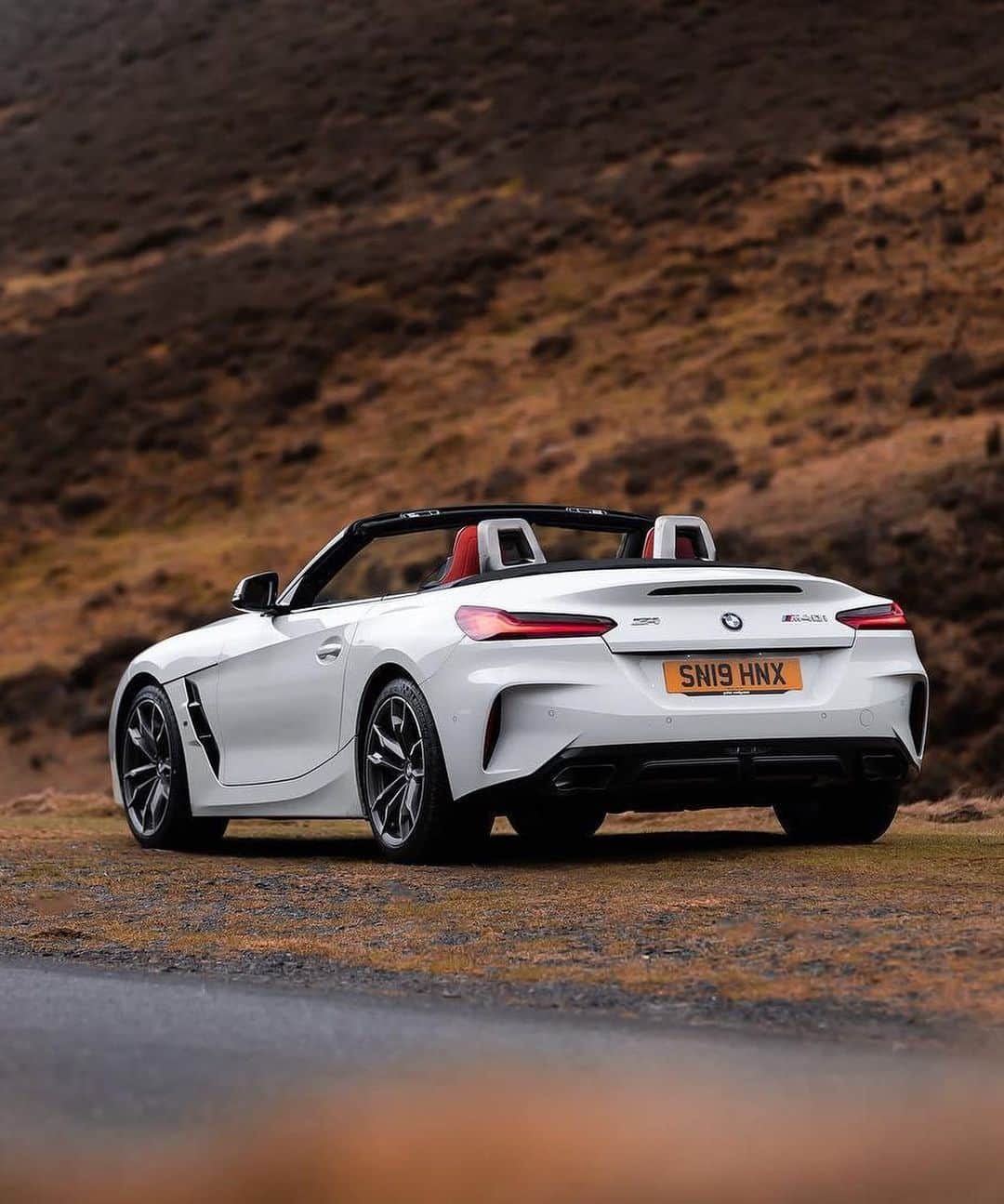 BMWのインスタグラム：「A clear design which opens up new horizons.  The BMW Z4. #BMWRepost @petervardy_bmw #BMW #Z4 _ BMW Z4 M40i: Fuel consumption in l/100 km (combined): 7.4 - 7.1. CO2 emissions in g/km (combined): 168 - 162. The values of fuel consumptions, CO2 emissions and energy consumptions shown were determined according to the European Regulation (EC) 715/2007 in the version applicable at the time of type approval. The figures refer to a vehicle with basic configuration in Germany and the range shown considers optional equipment and the different size of wheels and tires available on the selected model. The values of the vehicles are already based on the new WLTP regulation and are translated back into NEDC-equivalent values in order to ensure the comparison between the vehicles. [With respect to these vehicles, for vehicle related taxes or other duties based (at least inter alia) on CO2-emissions the CO2 values may differ to the values stated here.] The CO2 efficiency specifications are determined according to Directive 1999/94/EC and the European Regulation in its current version applicable. The values shown are based on the fuel consumption, CO2 values and energy consumptions according to the NEDC cycle for the classification. For further information about the official fuel consumption and the specific CO2 emission of new passenger cars can be taken out of the „handbook of fuel consumption, the CO2 emission and power consumption of new passenger cars“, which is available at all selling points and at https://www.dat.de/angebote/verlagsprodukte/leitfaden-kraftstoffverbrauch.html.」