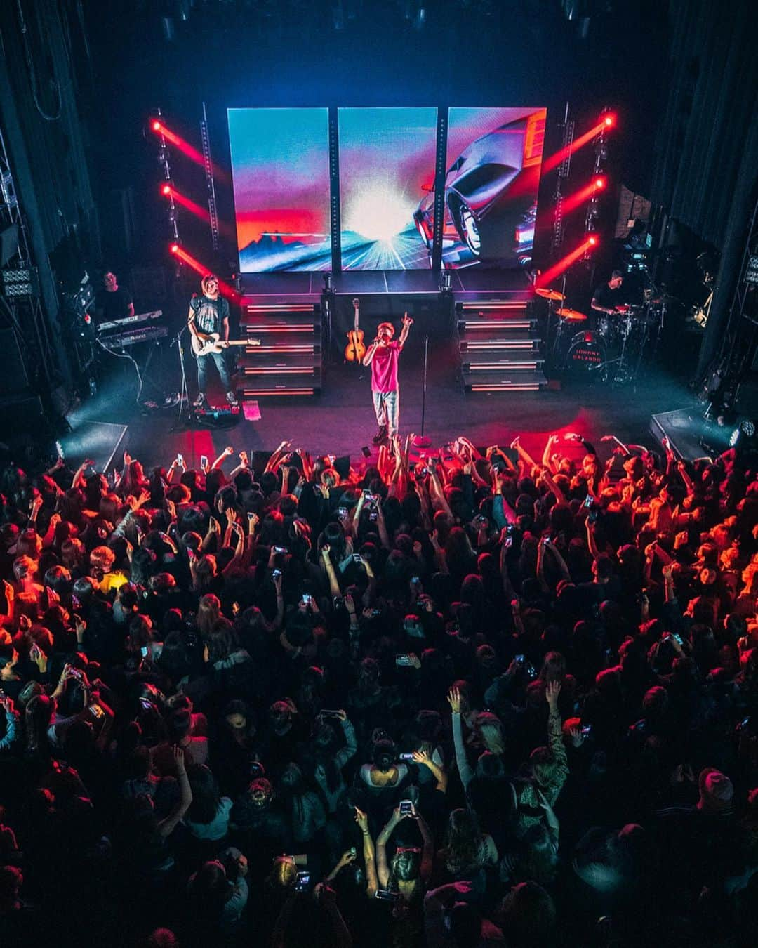 ジョニー・オーランドさんのインスタグラム写真 - (ジョニー・オーランドInstagram)「i love this tour」5月9日 0時03分 - johnnyorlando