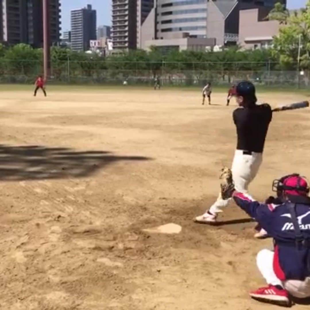 こいでさんのインスタグラム写真 - (こいでInstagram)「草野球。元プロ野球選手近田さんと。動画の保存やり方わからなくて静止画ですいません😭」5月9日 0時13分 - shampoohatkoide