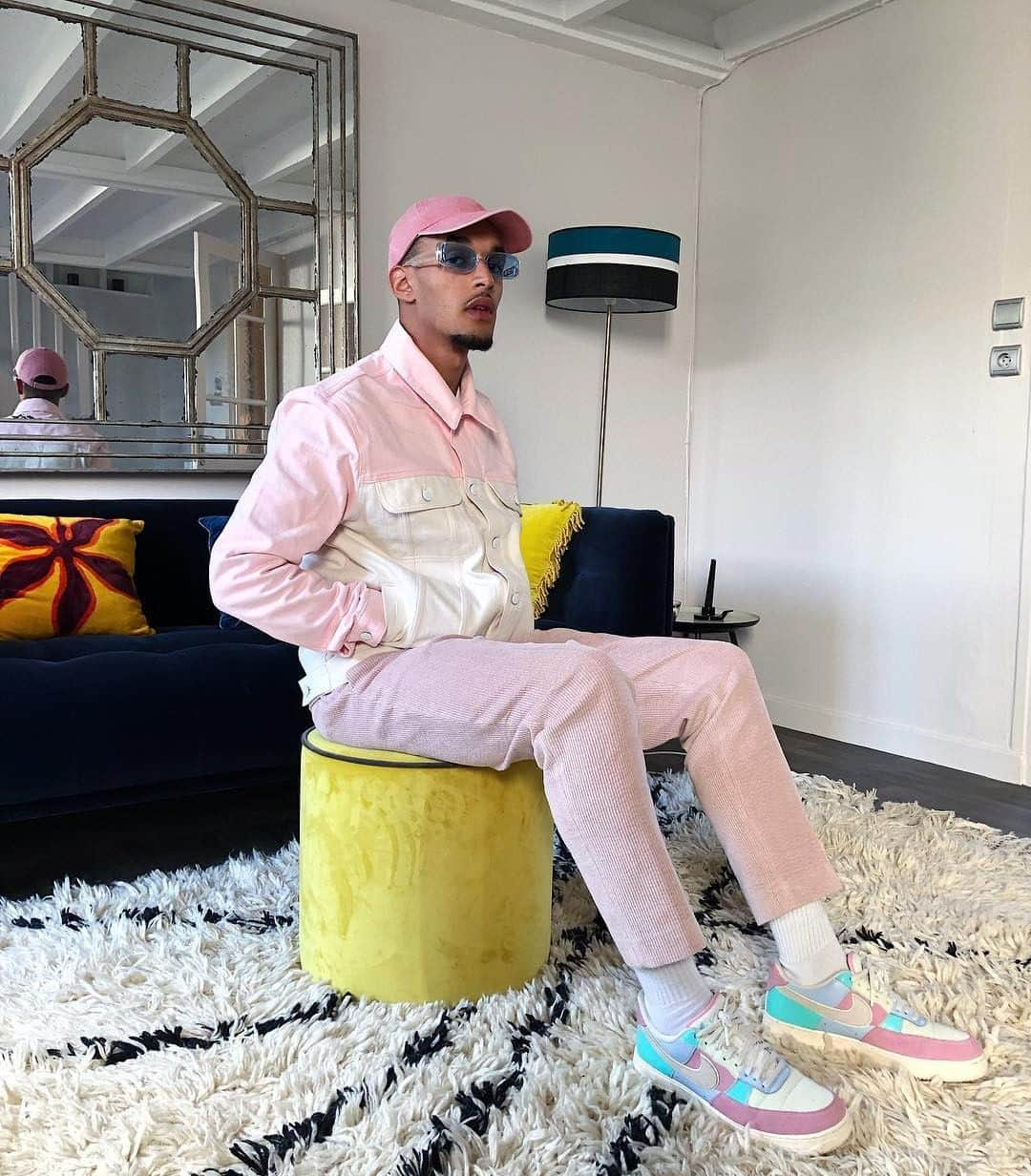 ASOSさんのインスタグラム写真 - (ASOSInstagram)「Home sweet home 🍬 📸 @bloodysire 🔎 ASOS DESIGN jacket (1435876), ASOS DESIGN trousers (1375513) 🗣 Image description: Bloody wearing a pink denim jacket and pink cords」5月9日 0時20分 - asos