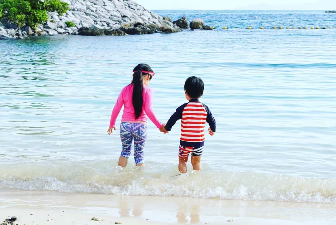 涼紫央さんのインスタグラム写真 - (涼紫央Instagram)「海とプールの毎日🏖」5月9日 0時23分 - toitoitoi
