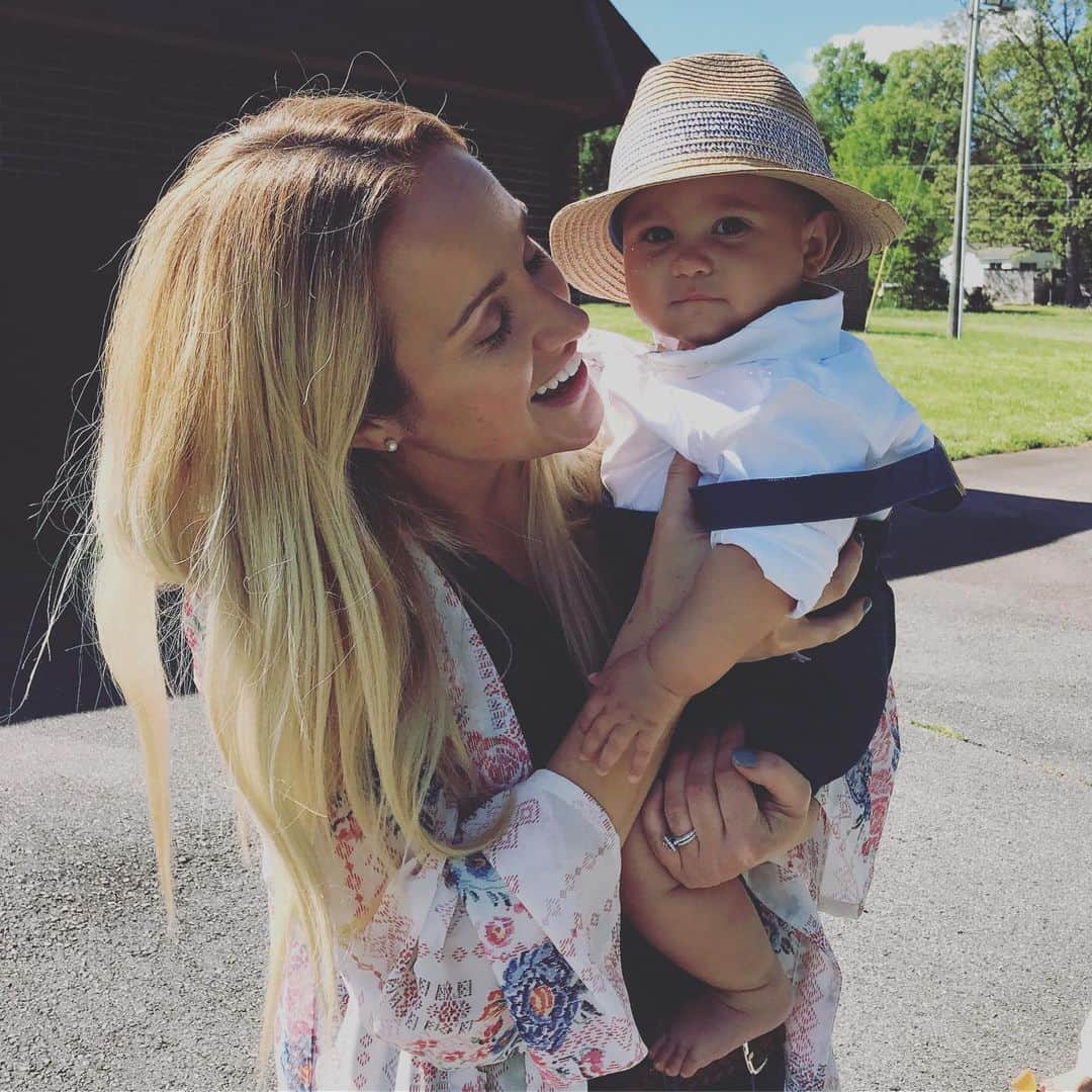 ブリット・ニコルのインスタグラム：「My little love 💙 His name is Eli and he is perfect!」
