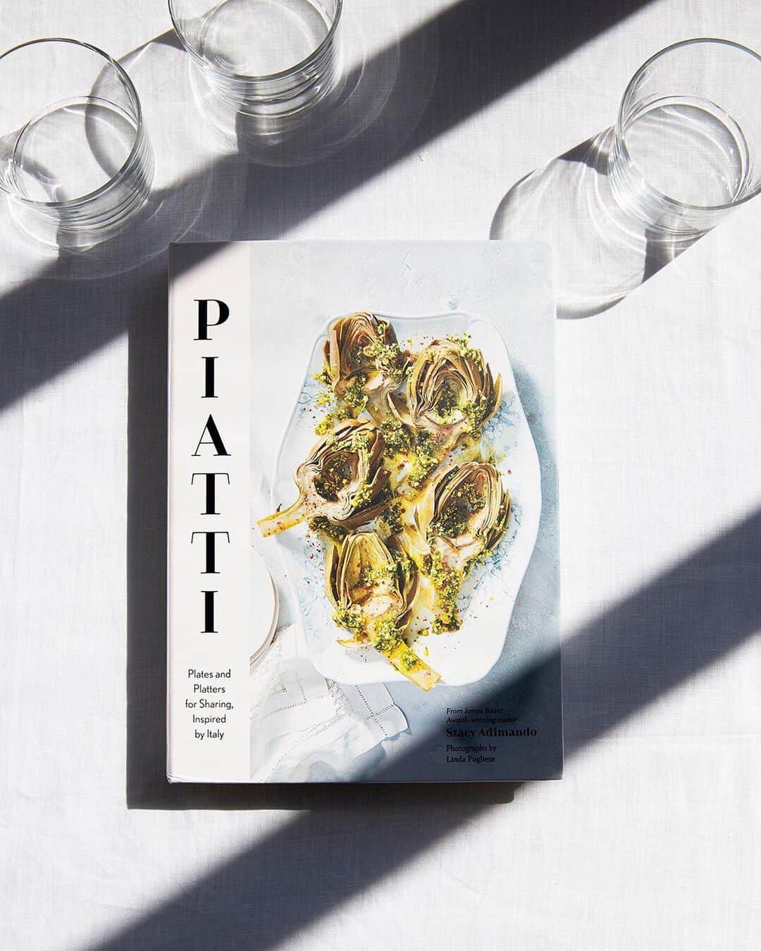 west elmさんのインスタグラム写真 - (west elmInstagram)「🍴Giveaway alert! 🍴Love food, cookbooks & getting free stuff? 😏 You could win a copy of @stacy_adimando's new cookbook, Piatti + a set of our Kanto platters! To enter, follow @stacy_adminado + @westelm. Tag 3 friends and tell us your fav thing to make for guests in the comments!👇 ✨Plus✨ get three party-worthy recipes from the book with the link in bio. You have until May 15th! @chroniclebooks #giveaway #italiancooking #dinnerpartyrecipes #smallplates #piatti」5月9日 0時27分 - westelm