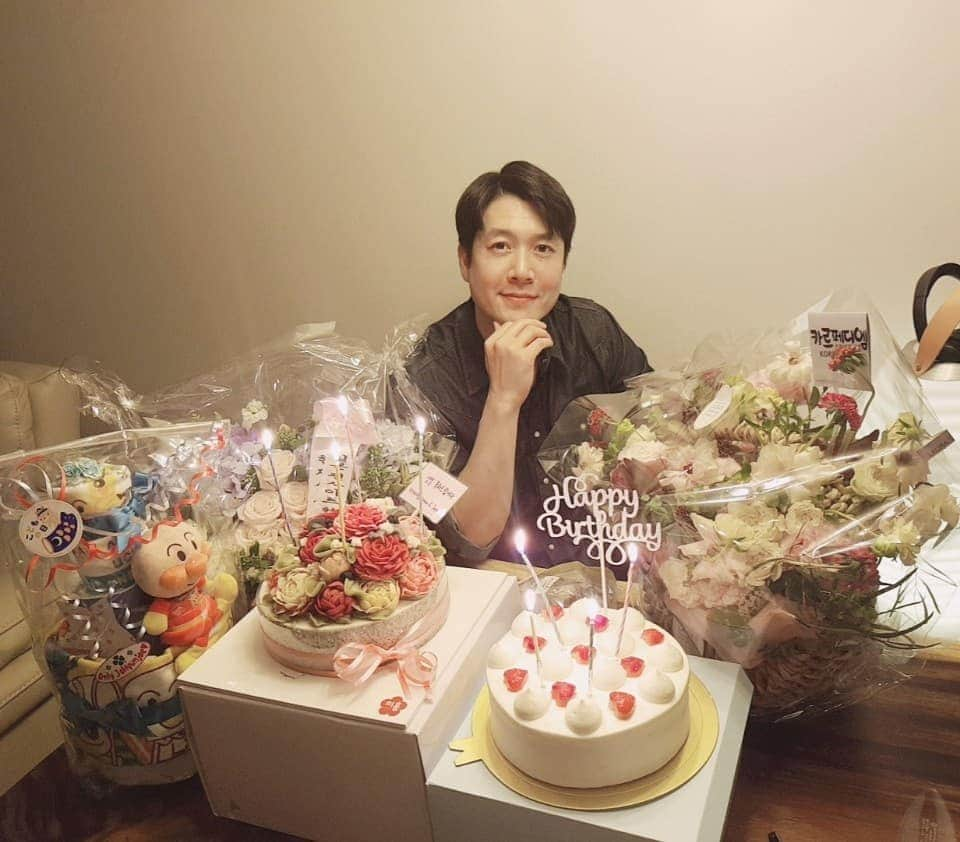 チョ・ヒョンジェのインスタグラム：「항상 생일을 함께 해주셔서 감사드립니다!!~♡ #카르페디엠 #카르페디엠japan #현재니무추우 #only johyunjae #나의모든팬 #가족 #❤️ #감동 #thankyou」