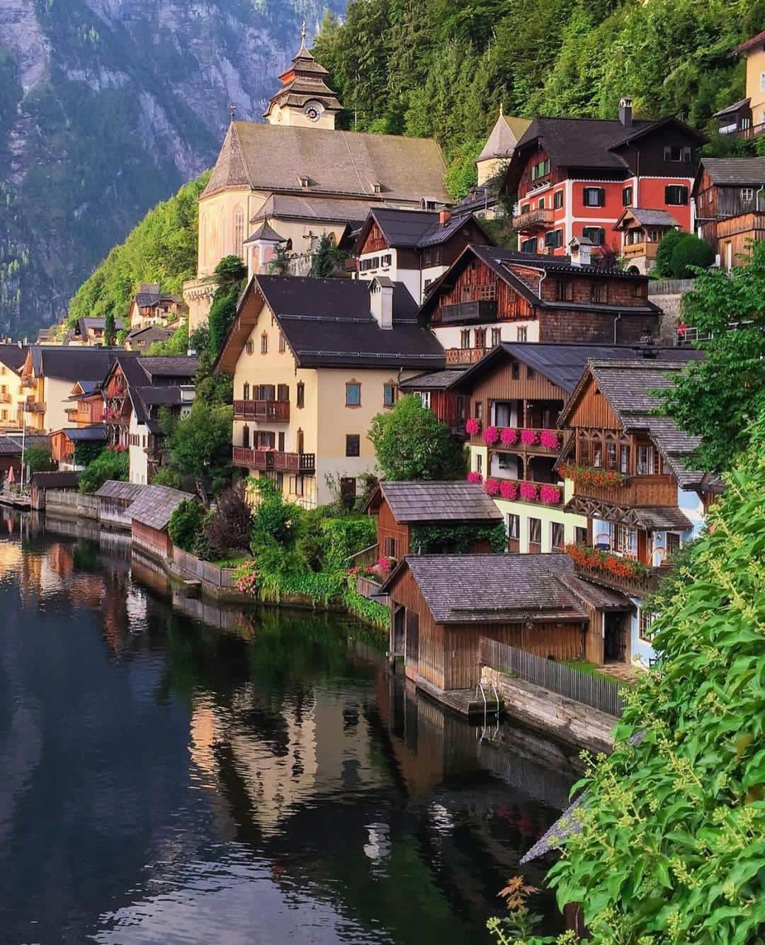 Wonderful Placesさんのインスタグラム写真 - (Wonderful PlacesInstagram)「Hallstatt - Austria ❤️❤️❤️ . Pictures by ✨✨@darwinphotography✨✨ #wonderful_places for a feature ❤️」5月9日 0時28分 - wonderful_places