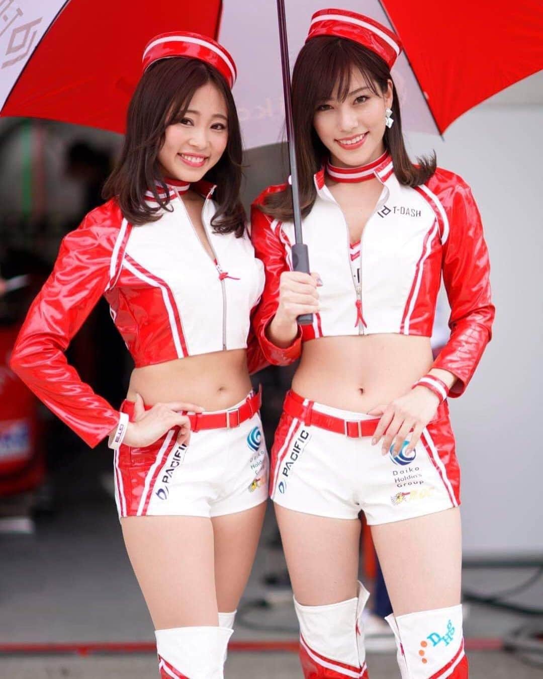 星野奏さんのインスタグラム写真 - (星野奏Instagram)「第2戦はあんちぃとのショットをたくさんもらったー⭐︎ . . #JLOC  #レースクイーン #SUPERGT2019 #supergt  #tdashjlocエンジェル#pacificracingteam #富士スピードウェイ #fujispeedway #umbrellagirl  #tdash #japanesegirl #shooting#gridgirls」5月9日 0時28分 - hoshino_kanade_