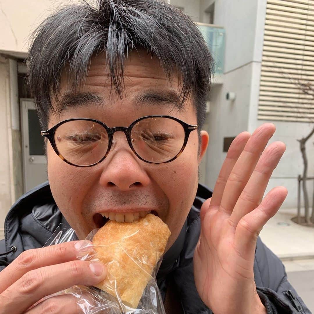 西川晃啓さんのインスタグラム写真 - (西川晃啓Instagram)「気絶パン  アンフィールドの奇跡を目の当たりにして気絶  #あるある探検隊#レギュラー気絶#気絶の日々#ギャグ#パン#365日#代々木八幡#名店#サッカー#チャンピオンズリーグ#バルサ #リヴァプール#セミファイナル#激闘#歴史#残る#フットボール#魅力#満載#面白い#」5月9日 0時38分 - kizetu