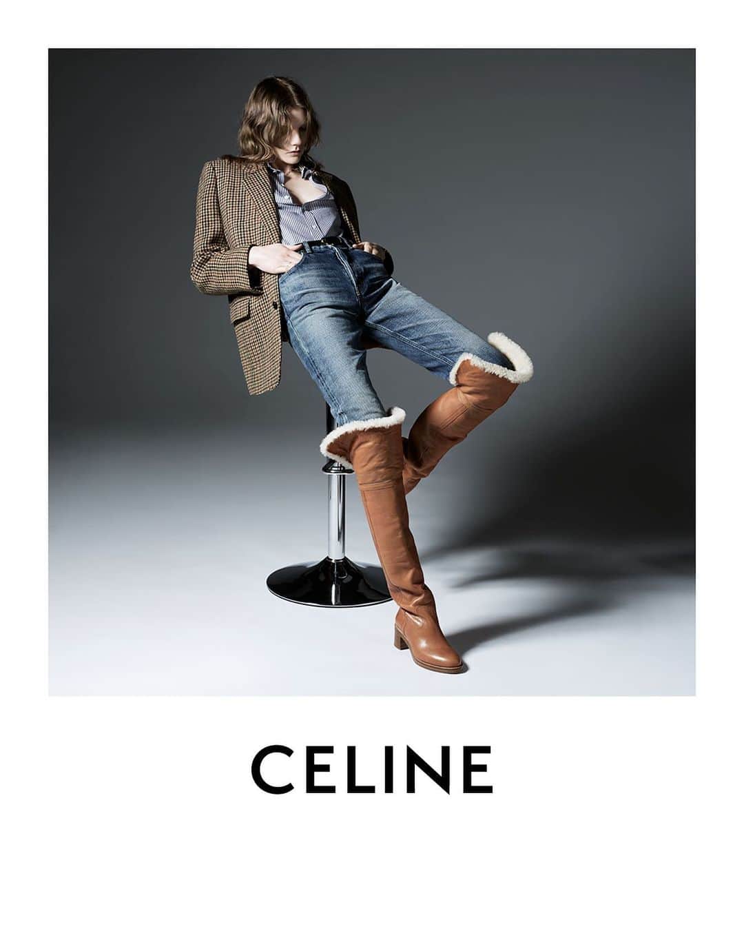 Celineさんのインスタグラム写真 - (CelineInstagram)「CELINE WINTER 19 PART 1  CLASSIC CELINE FOLCO BOOTS ⠀⠀⠀⠀⠀⠀ AVAILABLE IN STORE AND CELINE.COM JUNE 2019 ⠀⠀⠀⠀⠀⠀ #CELINEBYHEDISLIMANE #CELINEFOLCO」5月9日 0時51分 - celine