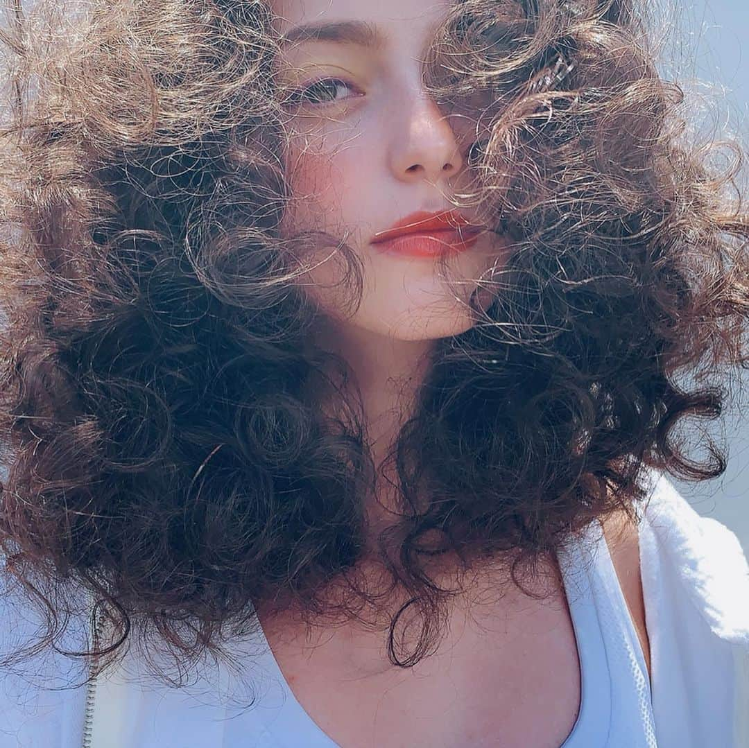 山口りささんのインスタグラム写真 - (山口りさInstagram)「#shooting for #magazine  curly hair summer makeup」5月9日 0時56分 - hairmakeupbylisayamaguchi