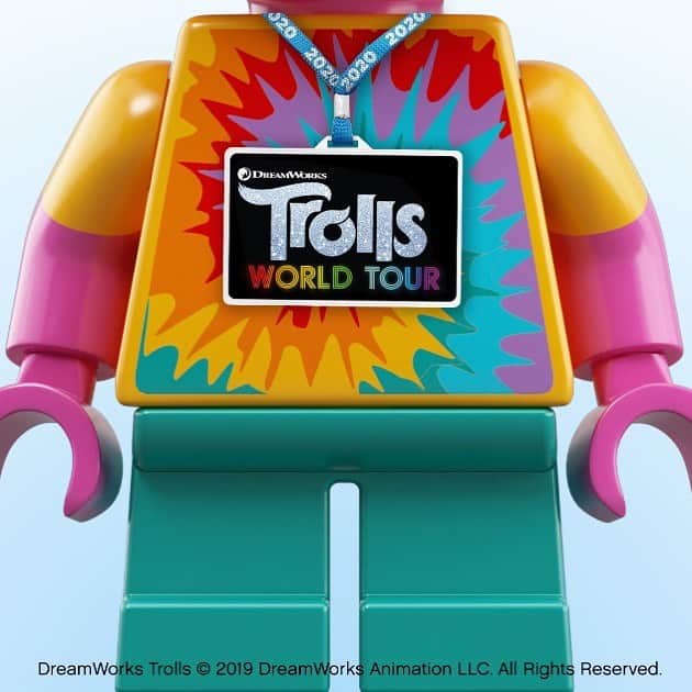 LEGOさんのインスタグラム写真 - (LEGOInstagram)「It’s all glitter and happiness. 💖😃 #DreamWorksTrollsWorldTour coming 2020!」5月9日 0時56分 - lego