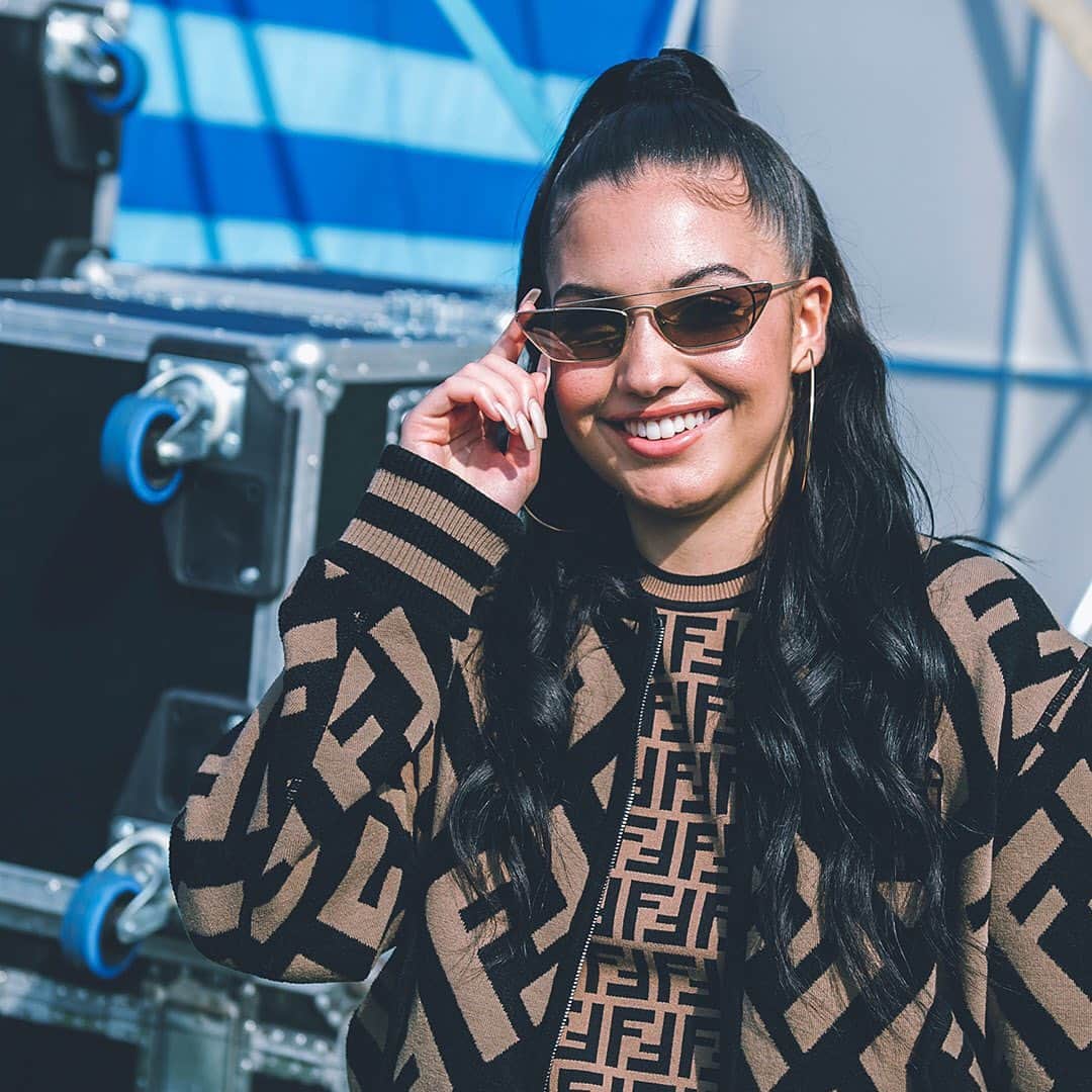 BBC Radioさんのインスタグラム写真 - (BBC RadioInstagram)「Swipe across to brighten up your day🌞 Can’t wait to see @mabel on stage at #BigWeekend 💃」5月9日 1時03分 - bbcradio1