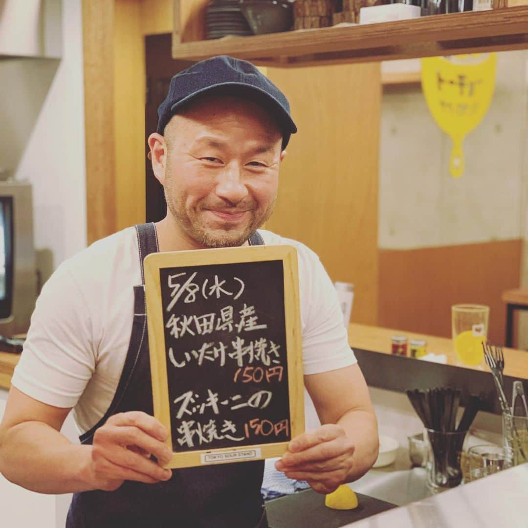 三ツ井裕美さんのインスタグラム写真 - (三ツ井裕美Instagram)「@tokyosourstand  先日OPENしたこのお店。  種類が豊富なうえに、新鮮な野菜やフルーツを沢山使っていて、美味しいだけでなく身体に良さそうなお酒が(ノンアルコールも)いっぱいありました🥬🥝🍋 女性にも人気が出そう✨✨ もちろんお料理も👍🏼 本当にオススメです！！ #tokyosourstand #神楽坂 #いつものメンバーでw」5月9日 1時04分 - hiromi__km