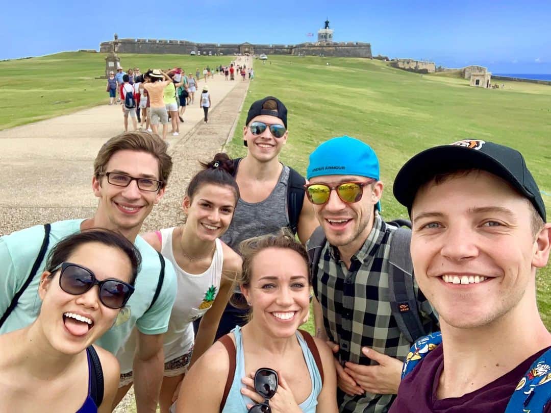 ティモシー・ドレンスキーのインスタグラム：「My new favorite place with my new favorite people.」