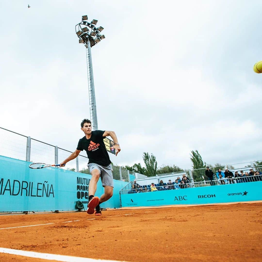 ドミニク・ティエムさんのインスタグラム写真 - (ドミニク・ティエムInstagram)「Practice in Madrid 🎾💪 Tomorrow 3rd round 💫 📸 @max.foidl  #cajamagica #createdwithadidas #givesyouwings #4ocean」5月9日 1時22分 - domithiem