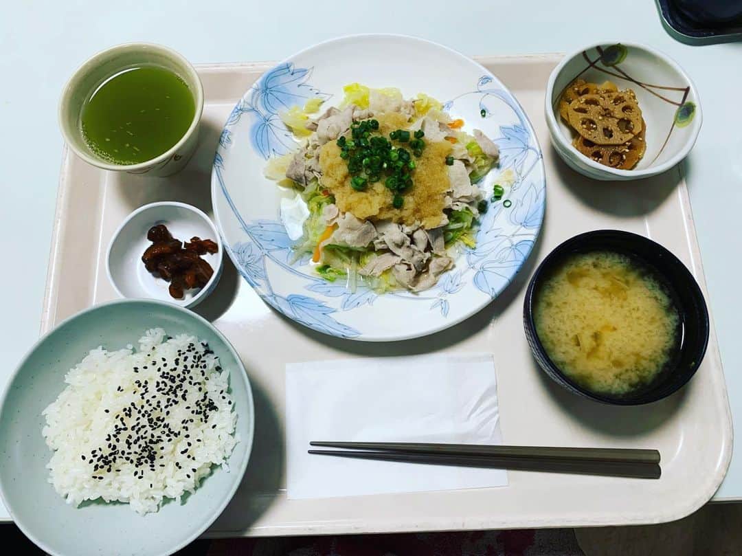 中江有里さんのインスタグラム写真 - (中江有里Instagram)「生放送後、いつも立ち寄るNHK食堂。冷しゃぶランチでした。」5月9日 1時51分 - yurinbow1226