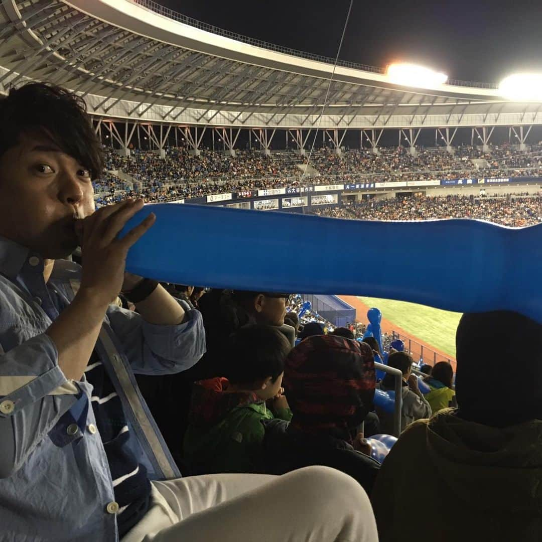 工藤淳之介さんのインスタグラム写真 - (工藤淳之介Instagram)「#プロ野球  #エコスタ  #新潟  #DeNA #7回裏  #ラッキーセブン  に向けて #風船膨らませるの必死  #しかし #巨人 #7回表 #ビッグイニング #その結果 #膨らませた風船 #なかなか飛ばせない 🎈  #缶バッジ #限定ガチャ #全29種 #どの選手当たるか #ドキドキ #まさかの #ラミレス監督 😆  #ホームラン #ファインプレー #かっけー #大満足 #また来年 ✨  #bsn #アナウンサー #工藤淳之介」5月9日 1時56分 - kudojun_nosuke_bsn