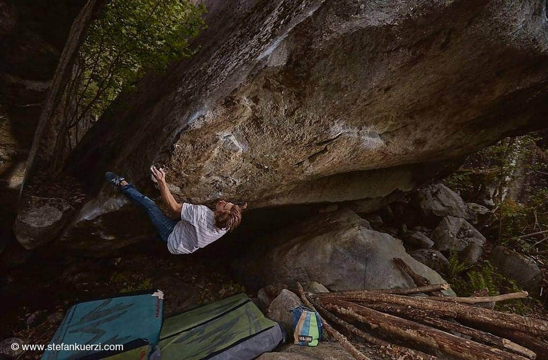 ダニエル・ウッズのインスタグラム：「La Rustica 8C (v15) ✔ (Uncut footy on @mellowclimbing. Link is 🔝in my profile) _______________________ AMAZING @jwebxl climb in Bavona. This was one of my main objectives on my list. Pure compression wrestling out this perfect overhung river polished feature. The crux move is a savage reach out right to a hard to get into pocket. From here you gotta keep your shit together all the way to the end. I actually fell on the last move a few times.  ___________________________ Fun fact @jwebxl originally called this 8B+ back in the day and it went years without a repeat until @nalle_hukkataival finally did it last year giving it the upgrade. Def a solid ass 8C! ____________________________ Photo by @stefankuerzi 🔥💯」