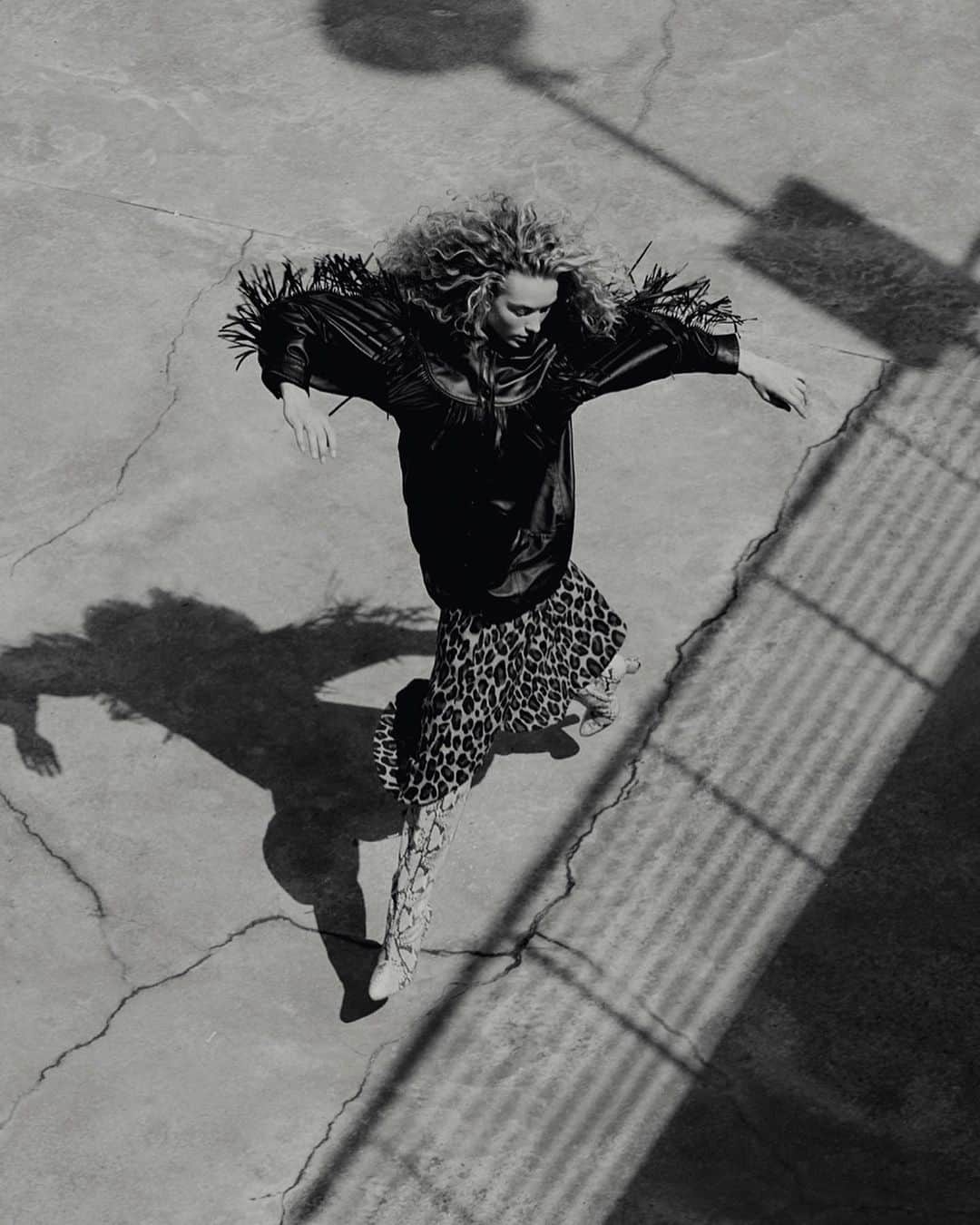 ハナー・ファーガソンのインスタグラム：「@voguebrasil  Shot by @hickduarte  Glam @henriquem85 🙏🏽🙏🏽🙏🏽 @moborges_  @danielueda1  @leonapolitano」
