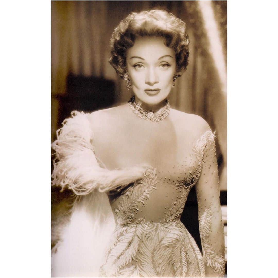 フィリップトレーシーさんのインスタグラム写真 - (フィリップトレーシーInstagram)「Yesterday I visited the Marlene Dietrich archive in Berlin. It was a thrill of a lifetime to see her iconic collection. True style and vision.  The entire collection is not on display sadly, however some pieces are on display at @deutsche_kinemathek.  #deutschekinemathek #visitberlin #marlenedietrich.」5月9日 2時13分 - philiptreacy