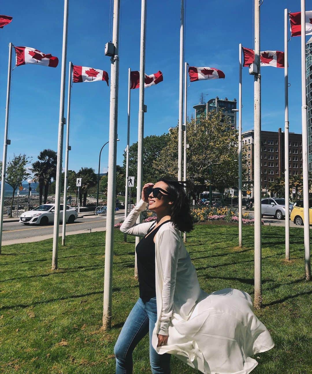 MayaTのインスタグラム：「I live in this beautiful city Vancouver, bc 🇨🇦 How about you guys??」