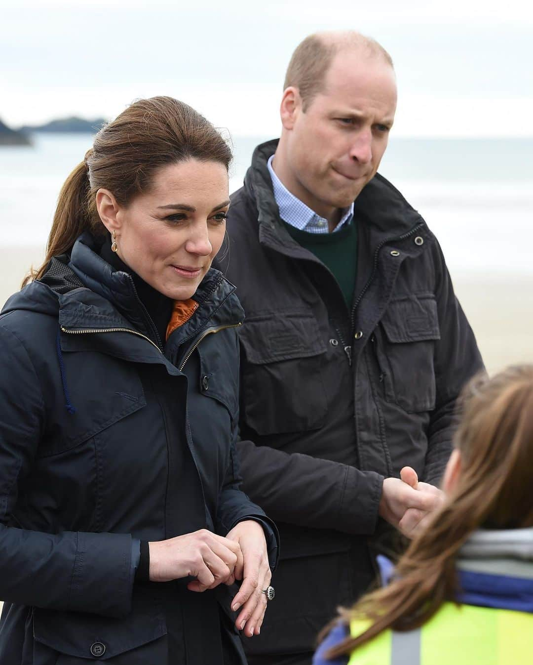 Just Jaredさんのインスタグラム写真 - (Just JaredInstagram)「Duchess Kate Middleton and Prince William had a day of royal appearances today! First they visited a helicopter search and rescue before heading to the beach in North Wales.  #KateMiddleton #PrinceWilliam Photos: Getty」5月9日 2時53分 - justjared