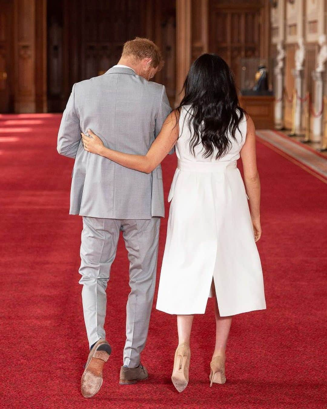 People Magazineさんのインスタグラム写真 - (People MagazineInstagram)「2017 vs. 2019 💕 From engaged couple to new parents, Meghan Markle and Prince Harry have continued to show their affection for each other in the sweetest way. | 📷: Press Association via AP, Pete Summers/Shutterstock」5月9日 3時36分 - people