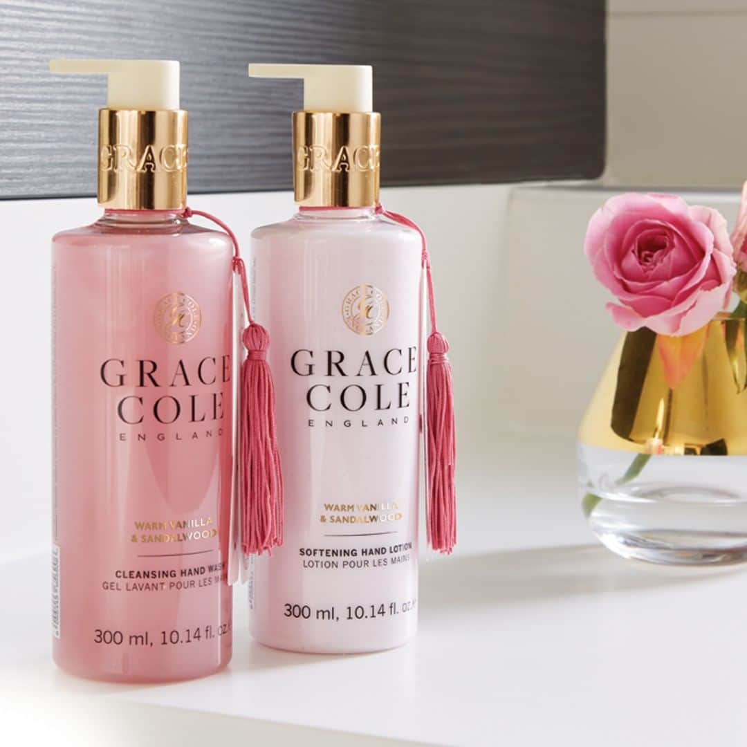 Grace Coleさんのインスタグラム写真 - (Grace ColeInstagram)「Instantly update your bathroom to five-star-hotel heights with this specatcular double-act of decadent quality and blissful fragrance  #handcare #handwash #handmoisturiser #moisturiser #doubleact #fragrance #fivestarfragrance #fragrances #indulgent #bathroom #bthroomdecor #bathroominspiration #inspiration #qualityfragrance」5月9日 3時50分 - gracecoleltd