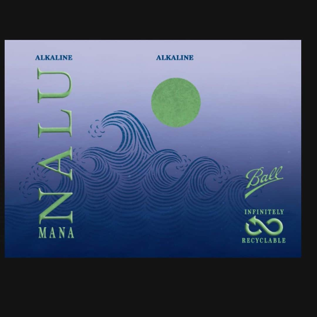 ジェイソン・モモアさんのインスタグラム写真 - (ジェイソン・モモアInstagram)「I DID IT ALL FOR THE WATER.  #MANANALU @theellenshow you are a goddess mahalo for believing in my passion.  Plastic free environment.  Stop single use plastic water bottles. We need an option aluminum water  31k 45seconds.  @sustainablecoastlineshawaii #cheeeehuuuuu Call before u come to my house or else 🤣🤣🤣🤣she surprised me with tomahawks 😂😂😂😂😂love u Ellen. Anything for you.  She cares.  Aloha j」5月9日 3時51分 - prideofgypsies