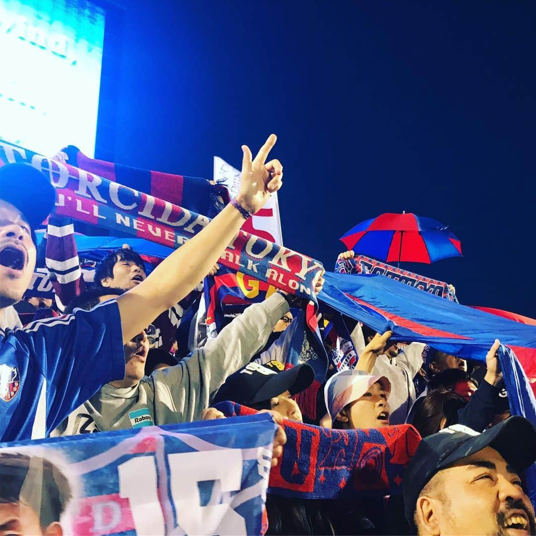 植田朝日さんのインスタグラム写真 - (植田朝日Instagram)「🔵🔴﻿ う〜ん、今日勝って決勝トーナメント決めたかったね。。。﻿ ﻿ 次の鳥栖戦が消化試合になるのとならないので、だいぶメンバーのやりくりも変わったし、余裕持てたからね。﻿ ﻿ まっ、まだまだ思い通りにはいかないね。苦笑﻿ ﻿ 一つ一つ頑張って行きましょう‼️﻿ ﻿ そして、上にあがって、また秩父宮でやりたいね⁉️ てか、使えるのか⁉️﻿ ﻿ #tokyo12 #FC東京 #秩父宮ラグビー場 #ルヴァンカップ﻿ ﻿ ﻿ ﻿」5月9日 3時51分 - asahiman