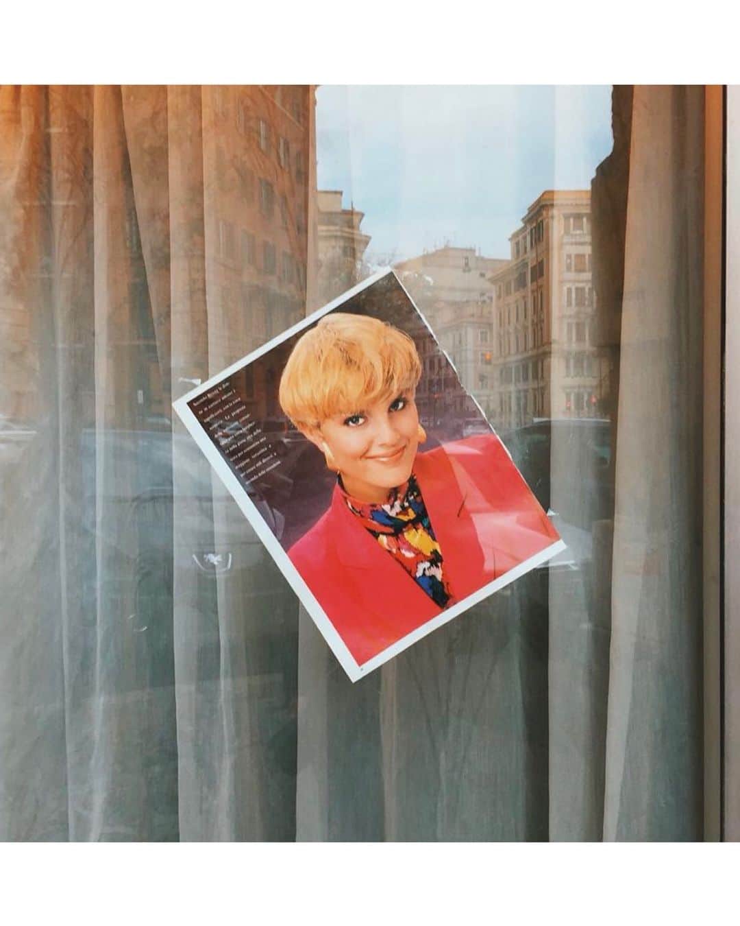 Vogue Italiaさんのインスタグラム写真 - (Vogue ItaliaInstagram)「Our CALL-TO-ACTION is open until May 26th 🇪🇺✨ What’s the bright side of Europe for you?  Here’s other bright pictures selected by our Brand Visual Director @alessiaglaviano ➡️ Do you want to join our call-to-action? Share an image that represents something you love about Europe with the hashtag #TheBrightSideofEU: the best ones will be selected on a daily basis by our Brand Visual Director @alessiaglaviano and shared on our account! This project is a continuation of our new @luomovogue issue, entirely devoted to the bright side of Europe. Remember to use the hashtag #TheBrightSideofEU and to tag @luomovogue @vogueitalia when you share your image ✨ Don’t miss this special opportunity, together we can make a difference!  #WELOVEU #LUOMOLovesEU」5月9日 4時05分 - vogueitalia