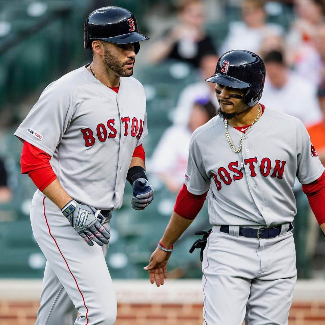 ボストン・レッドソックスさんのインスタグラム写真 - (ボストン・レッドソックスInstagram)「For the 200th time! Congrats, @jdmartinez28!」5月9日 4時30分 - redsox