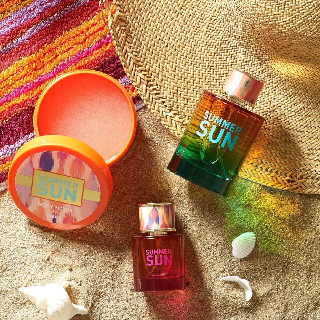 Nextさんのインスタグラム写真 - (NextInstagram)「Summer in a bottle! 👆(which we need after today’s downpours!) ☔️ A blend of citrus and creamy coconut, let our Summer Sun fragrance transport you to a warm and balmy tropical destination: tap the image to shop. 🔍 617258 & 614875. #fragrance #perfume #summer #summervibes #coconut #beach #beauty #nextfragrance #citrus #summerscent」5月9日 4時23分 - nextofficial