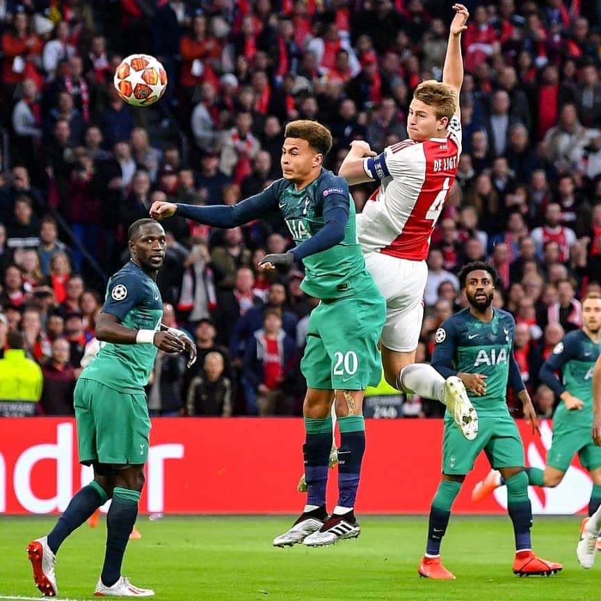 UEFAチャンピオンズリーグさんのインスタグラム写真 - (UEFAチャンピオンズリーグInstagram)「💥 @mdeligt_ out jumps @dele to score ⚽ ☛ @afcajax have NEVER lost a #UCL game when they've scored first... (W41 D8)」5月9日 4時34分 - championsleague