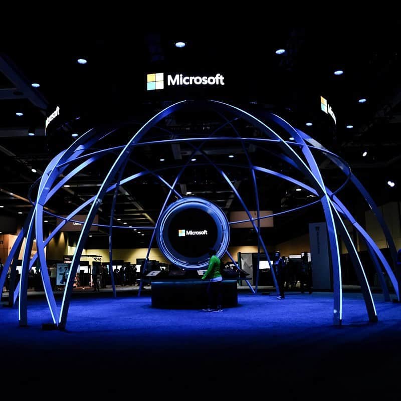 Microsoftさんのインスタグラム写真 - (MicrosoftInstagram)「6,000+ attendees. 180+ sessions. Countless opportunities. Thanks for an amazing #MSBuild 2019. We can't wait to see the magic you create ✨」5月9日 5時00分 - microsoft