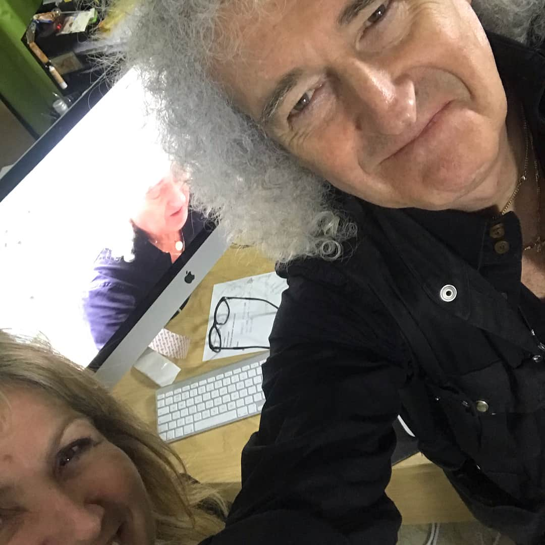 ブライアン・メイさんのインスタグラム写真 - (ブライアン・メイInstagram)「Thanks for caring about Hedgehogs, folks.  Tonight’s Episode 1 is available on catch-up, and Episode 2 is at the same time (8pm) next Wednesday.  Together we CAN save our wonderful native creatures from extinction.  Bri」5月9日 5時14分 - brianmayforreal