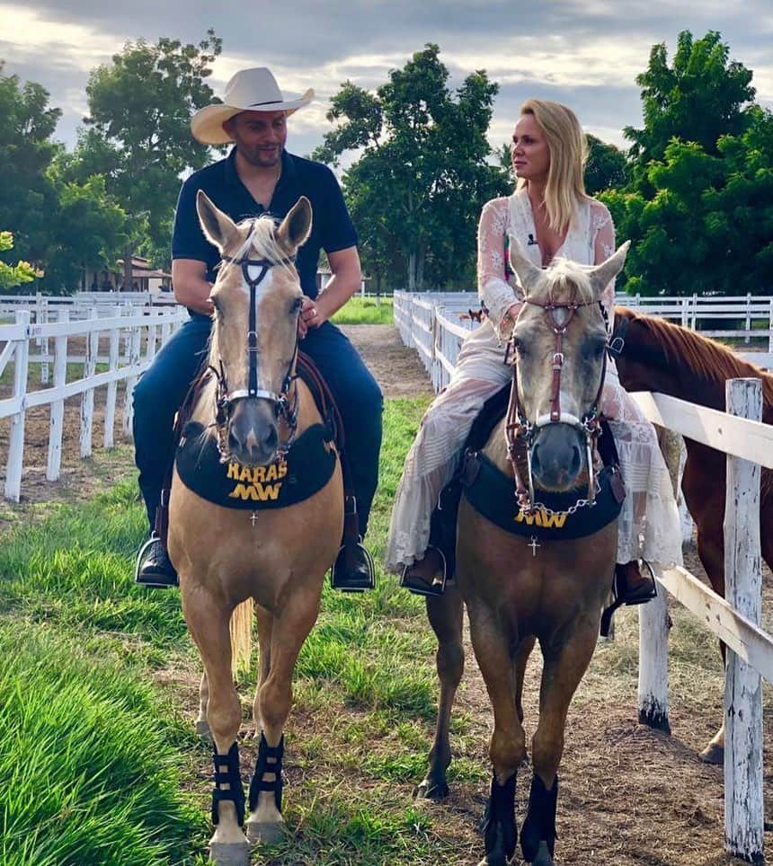 Eliana Michaelichin Bezerraのインスタグラム：「Amo este clima... @mano_walter #haras #alagoas #juramentododedinho」
