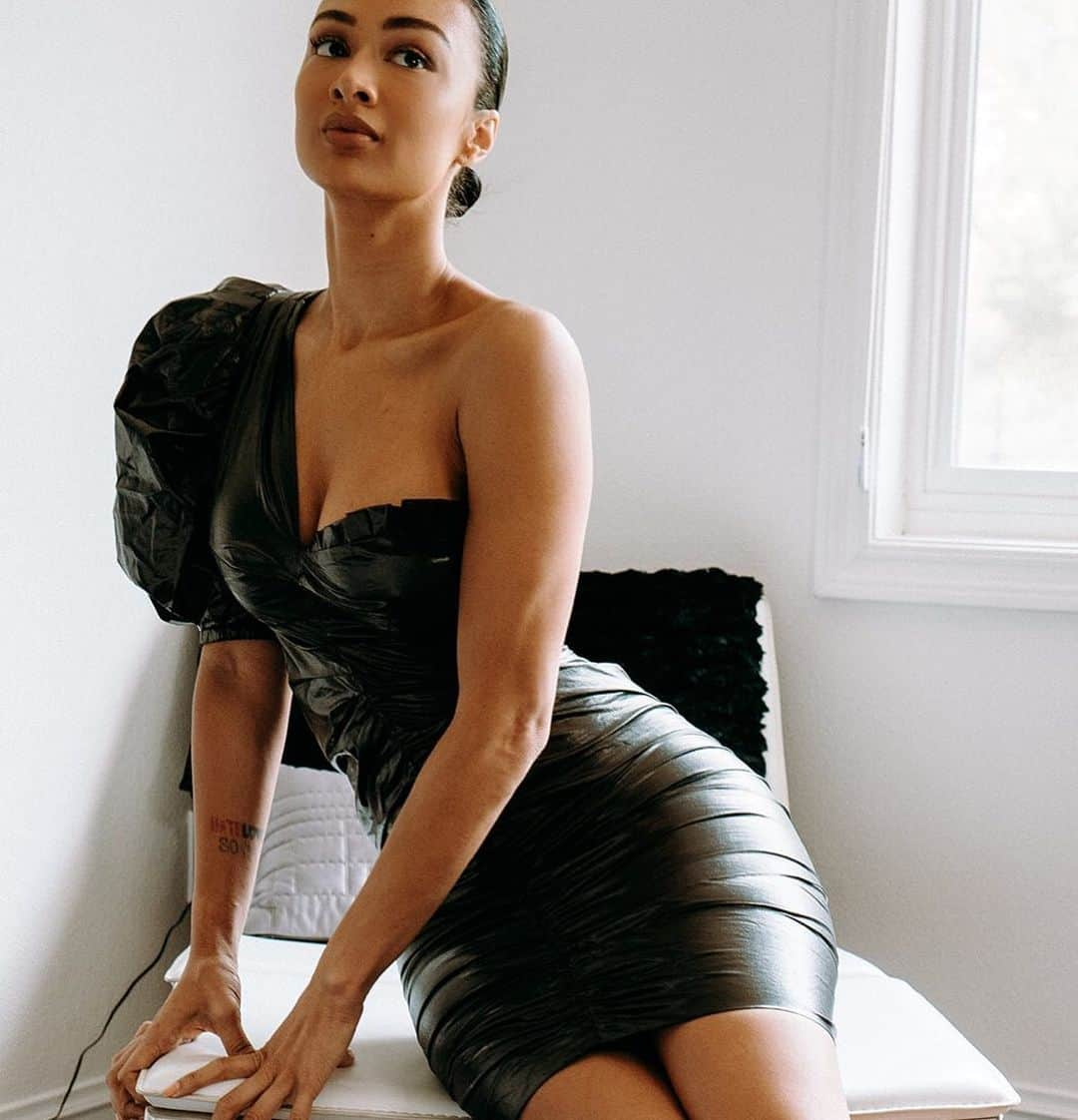 Draya Micheleさんのインスタグラム写真 - (Draya MicheleInstagram)「Slick in @isabelmarant @fwrd」5月9日 5時41分 - drayamichele