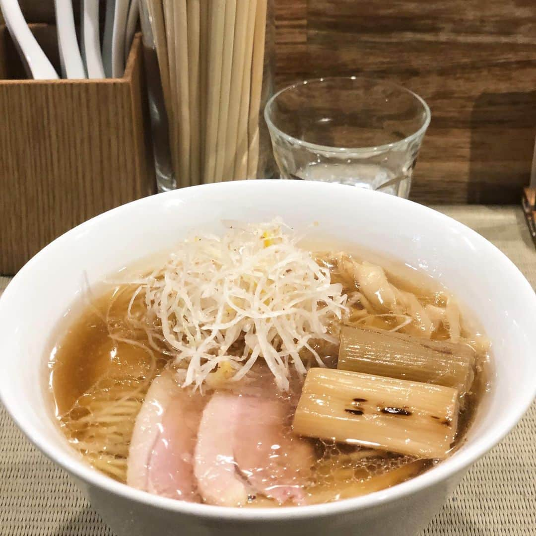 run+さんのインスタグラム写真 - (run+Instagram)「やっと行けた #鴨と葱 やっぱり美味しかったー٩(ˊᗜˋ*)و 10分くらい並んだけど、みんな食べるの早いからスムーズ #御徒町 #ラーメン #ランチ」5月9日 5時48分 - runplus