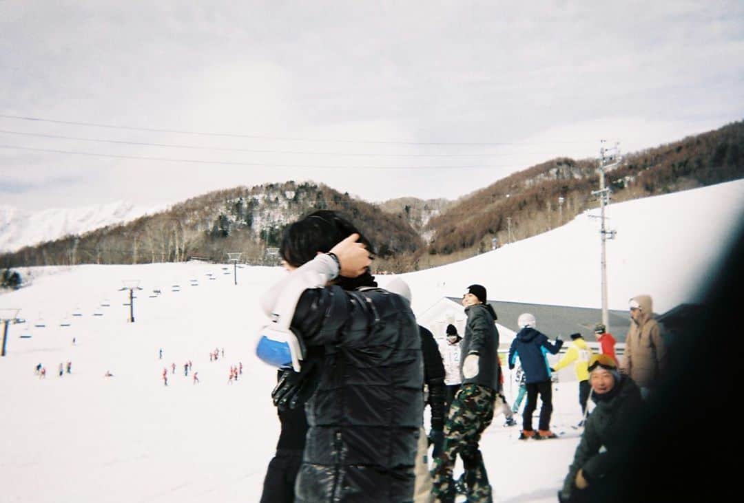 岡本夏美さんのインスタグラム写真 - (岡本夏美Instagram)「#御曹司ボーイズ #雪山フィルムアルバム #☃️ #natsufilm みなさんどんな写真が見たいですか〜 沢山ありすぎてなにを載せたらいいんだか よくわからなくなっているのです」5月9日 16時51分 - okamoto_natsumi