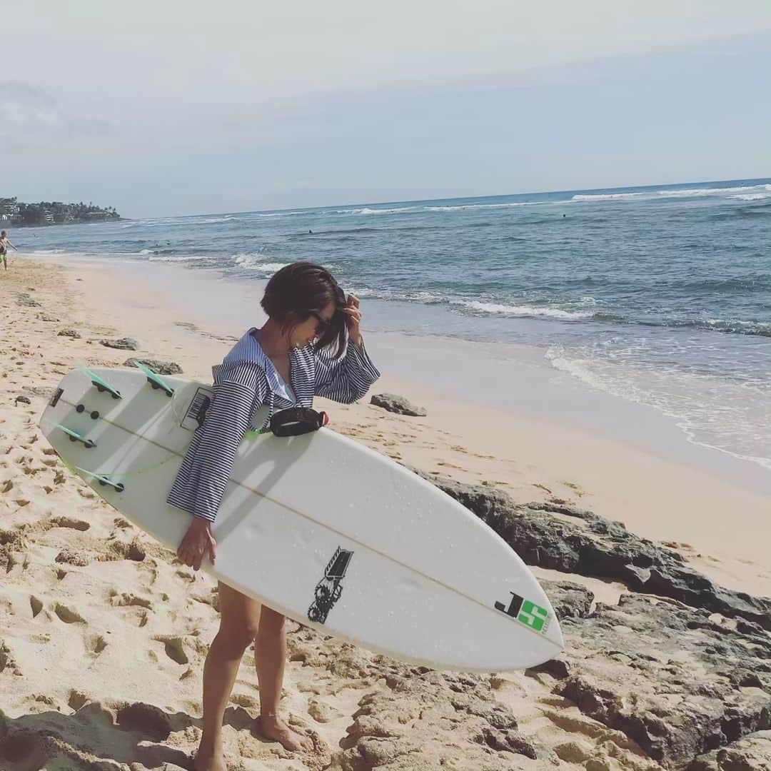 間瀬ゆきさんのインスタグラム写真 - (間瀬ゆきInstagram)「最近ハワイも夏の日差しになってきた☀ . @taara_clothing のラッシュガードが大活躍😍❤ このまま海入れるし、すぐ乾くし、普段着に着てもかわいい💙💙 . #taaraclothing  #hawaii #hawaiilife #luckywelivehawaii #maseyukihawaii #ハワイ」5月9日 16時51分 - maseyuki