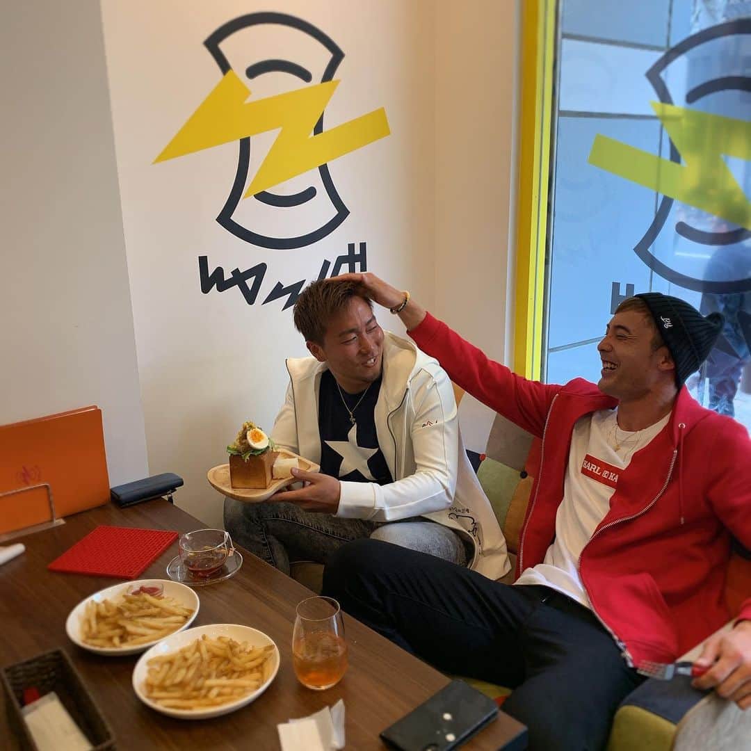 井口和朋さんのインスタグラム写真 - (井口和朋Instagram)「オフということで上原と 目黒のWAWICHに来ました！ . 野菜がたくさんとれて とっても美味しいので 行ってみてください^ ^ . #wawich#目黒#和サンド #サンドウィッチ」5月9日 15時31分 - iguchi.kazutomo