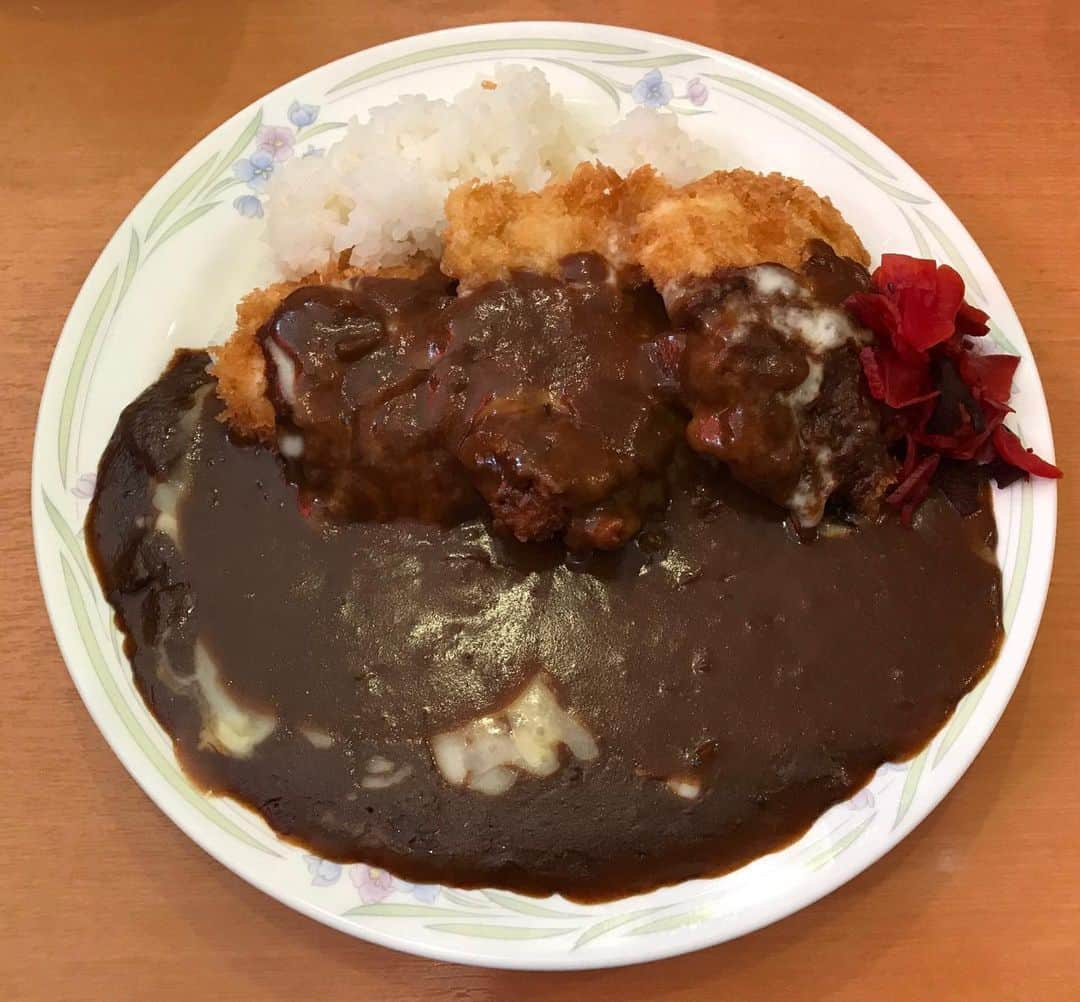 モリスさんのインスタグラム写真 - (モリスInstagram)「高松市錦町 マサラ チーズチキンカツカレー 私は来世で人間に生まれ変われなかったとしたらどうにか食べ物に生まれ変わってこのカレーになりたいな」5月9日 15時32分 - surimooo