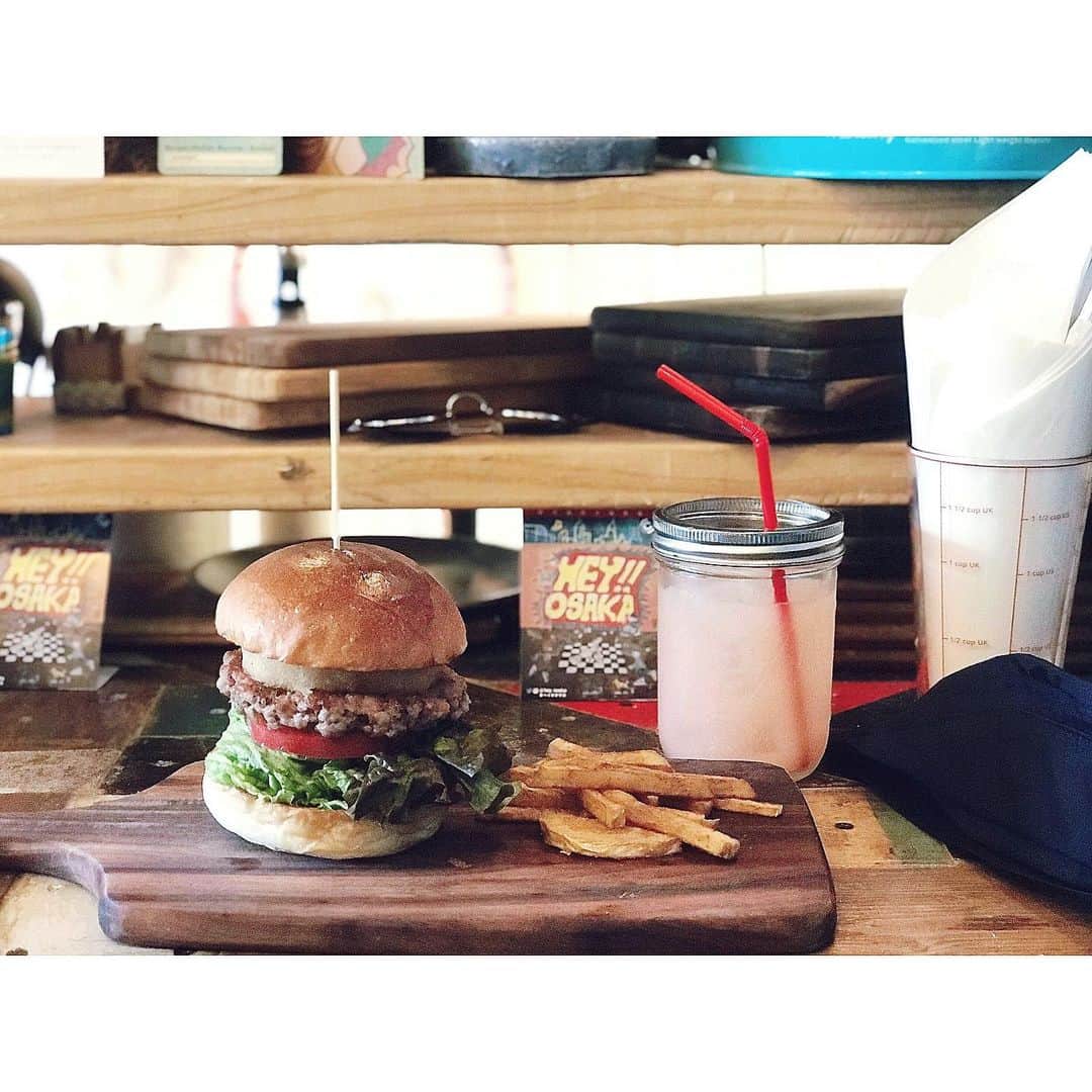 のインスタグラム：「. あ〜 また行きたいな 🍔 @gakuya_burger #ガクヤバーガー」