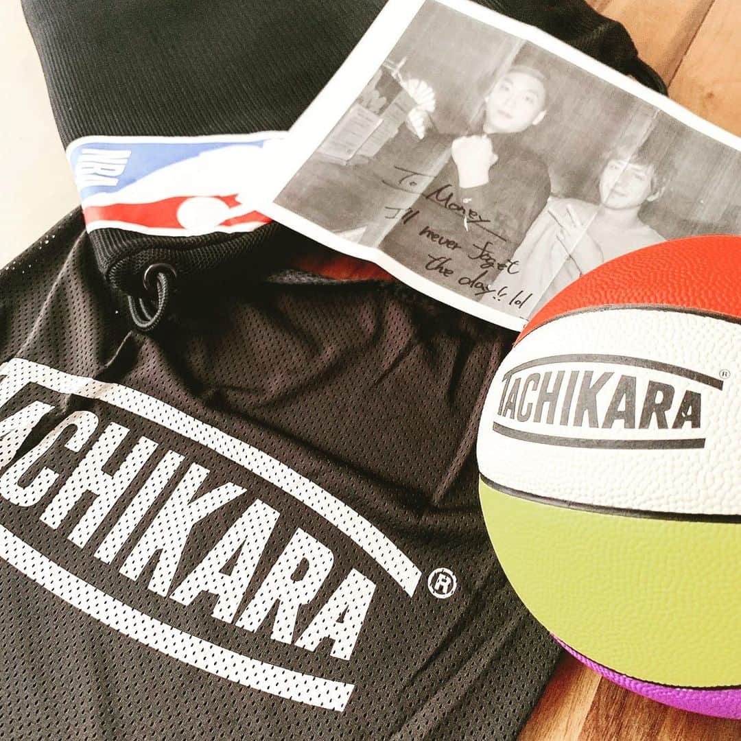 眞庭城聖のインスタグラム：「@mcmamushi さんありがとうございます‼️ メッセージ付きで嬉しいっす‼️ #tachikara  #basketball  #streetball  #若かりし頃 #underdog」