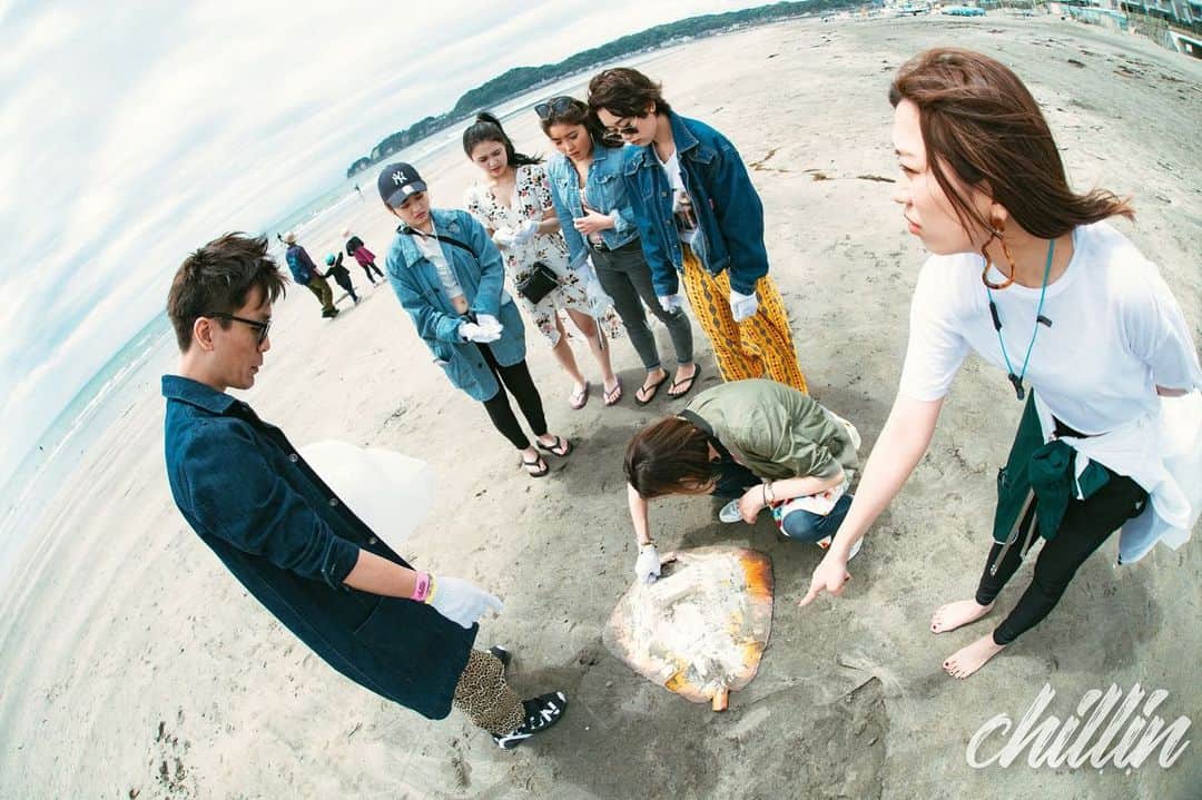 KYOHEYさんのインスタグラム写真 - (KYOHEYInstagram)「先日のchillin-GW special-で﻿ chillin BEACH CLEAN PROJECTをスタートしました！🏖🐠☀️﻿ 企画へのたくさんの賛同、ご参加、誠にありがとうございました！🙇‍♂️﻿ ﻿ chillin @chillin_music として、引き続きこのような活動を継続してまいりますので、皆様のさらなるご協力をよろしくお願い致します！😃✨🤙﻿ ﻿ #chillin #ブエチリ #BEACHCLEAN #ビーチクリーン #sea #lovesea #材木座海岸 #GREENROOMBEACHCLUB #鎌倉 #材木座」5月9日 15時48分 - kyohey5