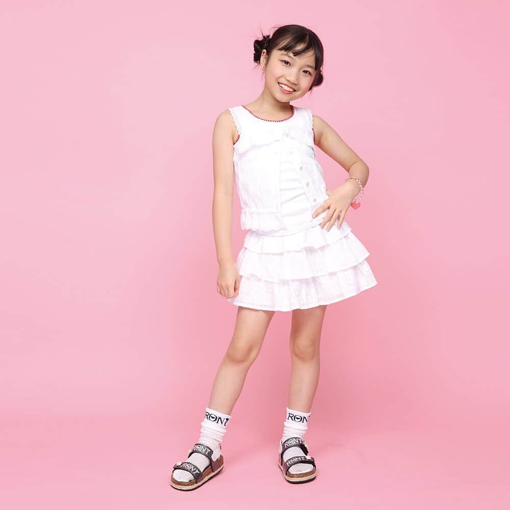 RONI WORLDさんのインスタグラム写真 - (RONI WORLDInstagram)「💛🧡New arrival🧡💛﻿ ﻿﻿ 2019 SUMMER COLLECTION入荷﻿﻿ ﻿﻿ 明日以降、順次入荷いたします。﻿ 各店の入荷状況はお近くの﻿ 店舗にお問い合わせください。﻿﻿ ﻿﻿ コドモランド本日19時より販売スタート﻿﻿ ★ @kodomoland_official ﻿﻿ ﻿﻿ ﻿﻿ #RONI ﻿ #roni ﻿ #ロニィ﻿﻿ #kids ﻿ #kidsfashion ﻿ #キッズ﻿﻿ #キッズファッション ﻿ #子供服 ﻿ #子供﻿﻿ #model﻿ #サマーコーデ」5月9日 15時59分 - roni62insta