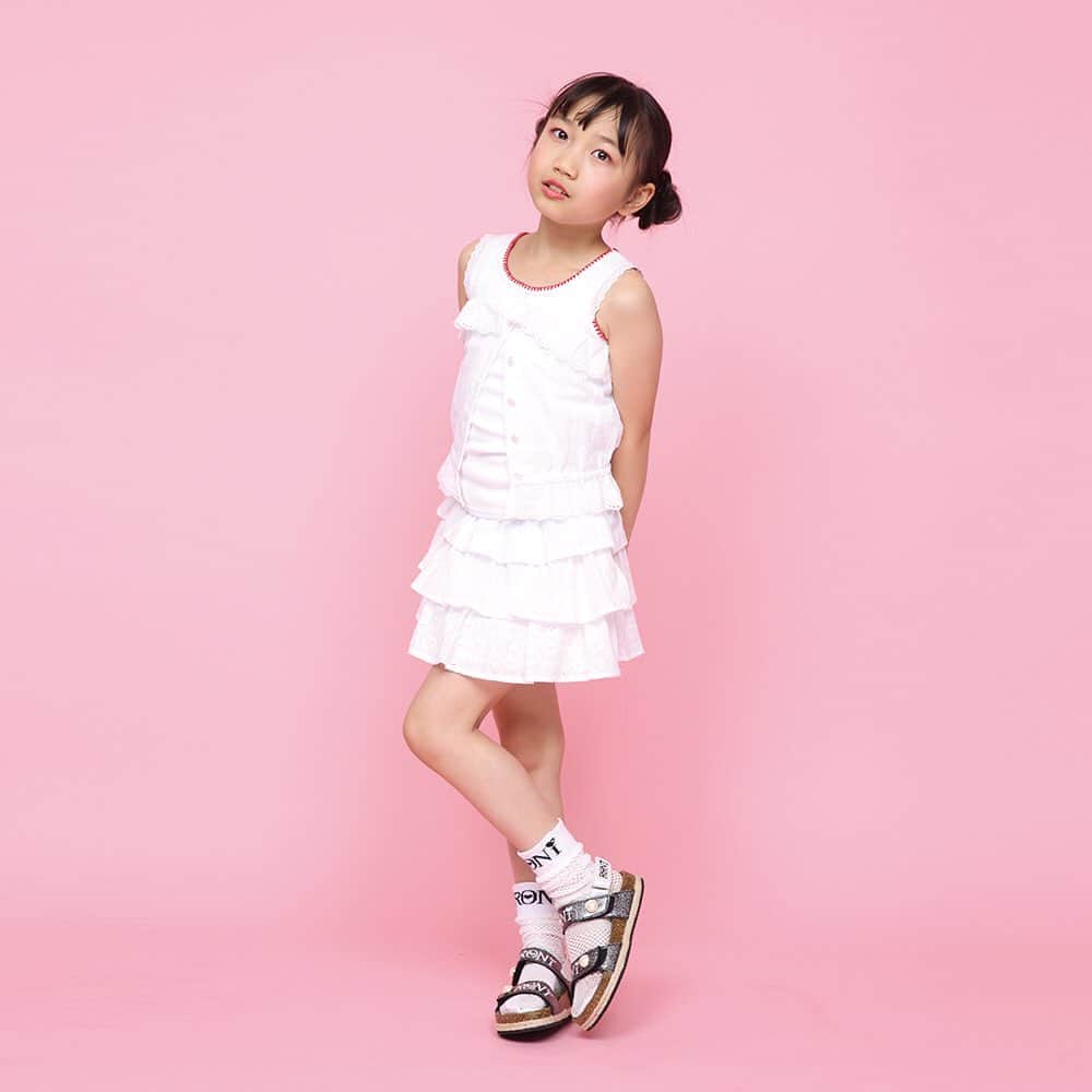 RONI WORLDさんのインスタグラム写真 - (RONI WORLDInstagram)「💛🧡New arrival🧡💛﻿ ﻿﻿ 2019 SUMMER COLLECTION入荷﻿﻿ ﻿﻿ 明日以降、順次入荷いたします。﻿ 各店の入荷状況はお近くの﻿ 店舗にお問い合わせください。﻿﻿ ﻿﻿ コドモランド本日19時より販売スタート﻿﻿ ★ @kodomoland_official ﻿﻿ ﻿﻿ ﻿﻿ #RONI ﻿ #roni ﻿ #ロニィ﻿﻿ #kids ﻿ #kidsfashion ﻿ #キッズ﻿﻿ #キッズファッション ﻿ #子供服 ﻿ #子供﻿﻿ #model﻿ #サマーコーデ」5月9日 15時59分 - roni62insta