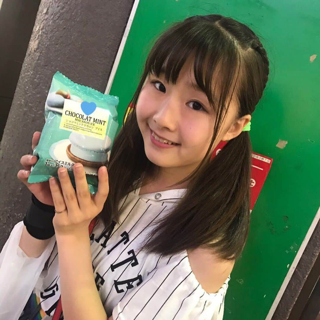 新倉愛海さんのインスタグラム写真 - (新倉愛海Instagram)「本日5月9日はアイスクリームの日みたいです！  アイスといえばチョコミント！！！って事で今までのチョコミントアイスを振り返ってみました(*´-`)✨ #アプガ2 #新倉愛海 #アイスクリームの日 #チョコミント #チョコミン党」5月9日 16時04分 - ami_niikura_uug2ki