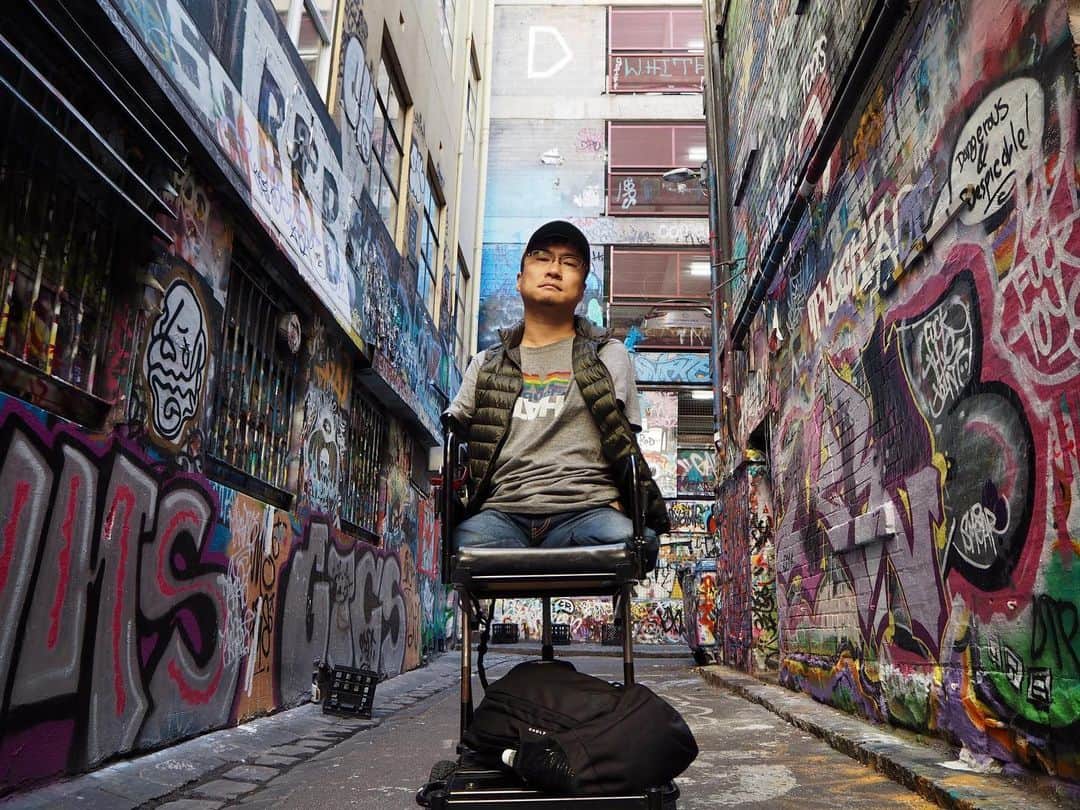 乙武洋匡さんのインスタグラム写真 - (乙武洋匡Instagram)「ちょっとイメージの違う、こちらの写真。これは昨年#メルボルン に行ったときのものです！  こちらの写真は、先日アップされた「#FRaU × #現代ビジネス 」の記事に掲載されています！  ゲスとまで言われた乙武洋匡が「最も住みやすい街」から日本に帰るまで https://headlines.yahoo.co.jp/article?a=20190505-00064364-gendaibiz-life」5月9日 16時08分 - ototake_official